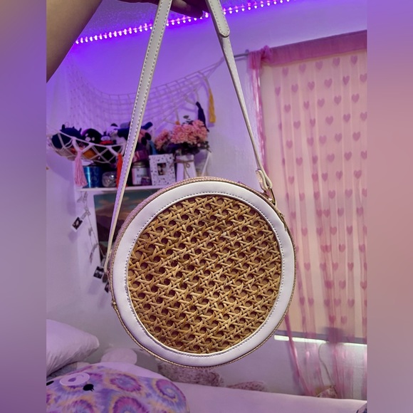 Francesca’s Round woven bag - Picture 2 of 5